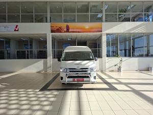 Toyota Hiace 2.5D-4D bus 14-seater GL - Image 4