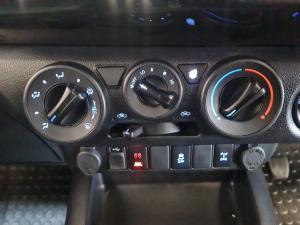 Toyota Hilux 2.8GD-6 Xtra cab 4x4 Legend 50 - Image 15