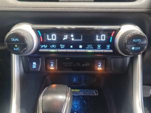 Toyota RAV4 2.0 VX - Image 15