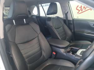 Toyota RAV4 2.0 VX - Image 16