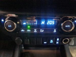 Toyota Hilux 2.8GD-6 double cab 4x4 Legend RS manual - Image 15