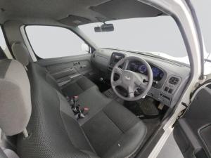 Nissan Hardbody NP300 2.5 TDi LWBS/C - Image 7