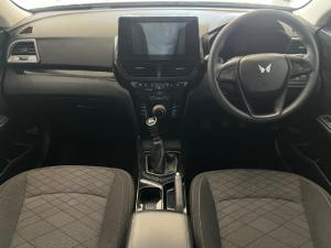 Mahindra XUV 3XO 1.2T MX2 manual - Image 9