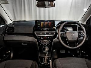 Mahindra XUV 3XO 1.2T AX5 auto - Image 4