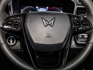 Mahindra XUV 3XO 1.2T AX7L - Image 9