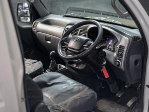 Kia K2700 2.7D workhorse dropside (no aircon) - Image 10