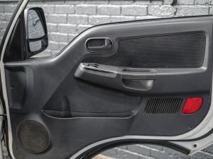 Kia K2700 2.7D workhorse dropside (no aircon) - Image 17