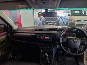 Toyota Hilux 2.0 chassis cab - Image 19