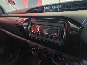 Toyota Hilux 2.0 chassis cab - Image 22