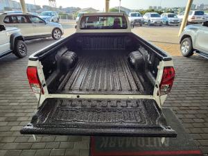 Toyota Hilux 2.4GD single cab S - Image 12