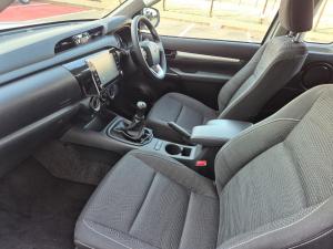 Toyota Hilux 2.4GD-6 Xtra cab Raider manual - Image 7