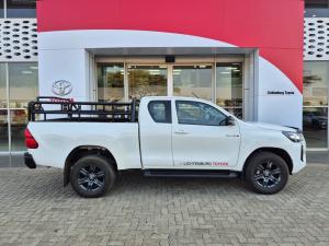 Toyota Hilux 2.4GD-6 Xtra cab Raider manual - Image 3