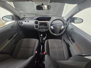 Toyota Etios hatch 1.5 Sprint - Image 6