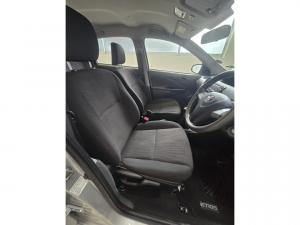 Toyota Etios hatch 1.5 Sprint - Image 7