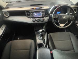 Toyota RAV4 2.0 GX - Image 6