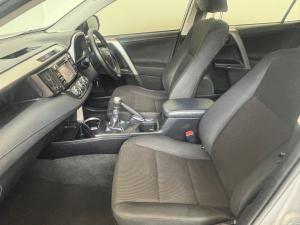 Toyota RAV4 2.0 GX - Image 7