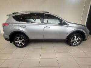 Toyota RAV4 2.0 GX - Image 3