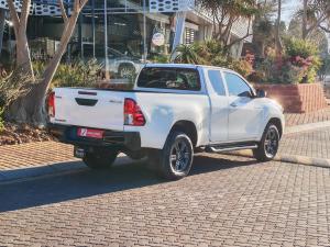 Toyota Hilux 2.4GD-6 Xtra cab Raider manual - Image 2