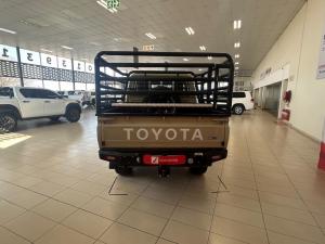 Toyota Land Cruiser 79 2.8GD-6 double cab manual - Image 5