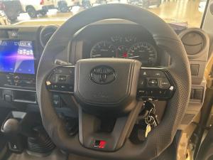 Toyota Land Cruiser 79 2.8GD-6 double cab manual - Image 21
