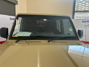 Toyota Land Cruiser 79 2.8GD-6 double cab manual - Image 24