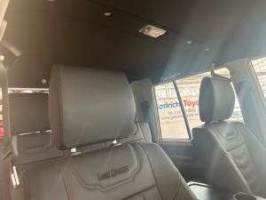 Toyota Land Cruiser 79 2.8GD-6 double cab manual - Image 25