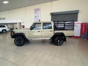 Toyota Land Cruiser 79 2.8GD-6 double cab manual - Image 33