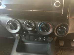Toyota Hilux 2.8GD-6 Xtra cab 4x4 Legend manual - Image 13