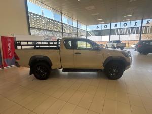 Toyota Hilux 2.8GD-6 Xtra cab 4x4 Legend manual - Image 3