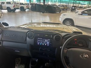 Toyota Land Cruiser 79 4.5D-4D V8 single cab LX 70th Anniversary - Image 6
