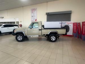 Toyota Land Cruiser 79 4.5D-4D V8 single cab LX 70th Anniversary - Image 16
