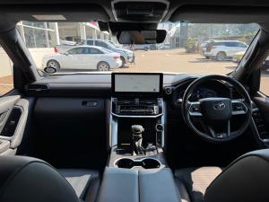 Toyota Land Cruiser 300 3.5T GR-Sport - Image 6