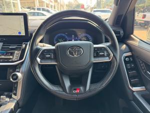 Toyota Land Cruiser 300 3.5T GR-Sport - Image 8