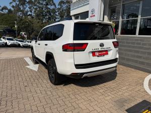 Toyota Land Cruiser 300 3.5T GR-Sport - Image 21