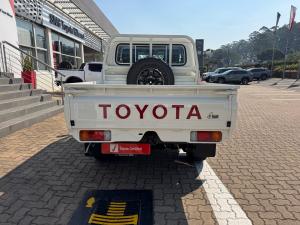 Toyota Land Cruiser 79 2.8GD-6 double cab auto - Image 5