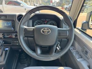 Toyota Land Cruiser 79 2.8GD-6 double cab auto - Image 8