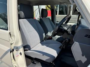 Toyota Land Cruiser 79 2.8GD-6 double cab auto - Image 14