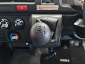 Toyota Hiace 2.7 Ses-fikile 16-seater - Image 10
