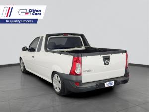 Nissan NP200 1.6 Safety PackS/C - Image 3