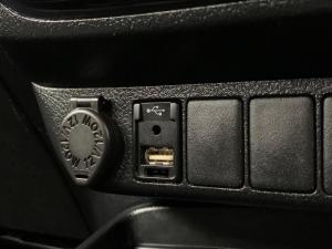 Toyota Hilux 2.8 GD-6 RB Legend RS automaticD/C - Image 7