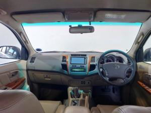 Toyota Fortuner 4.0 V6 4x4 Ltd edition - Image 10