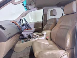 Toyota Fortuner 4.0 V6 4x4 Ltd edition - Image 8