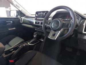 Mitsubishi Triton 2.4DI-D double cab GLS - Image 13