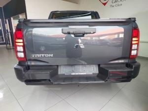 Mitsubishi Triton 2.4DI-D double cab GLS - Image 4