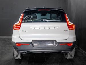 Volvo XC40 T3 R-Design - Image 3