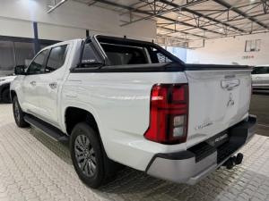 Mitsubishi Triton 2.4DI-D double cab GLS - Image 14