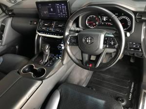 Toyota Land Cruiser 300 3.3D GR-Sport - Image 11