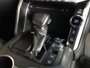 Toyota Land Cruiser 300 3.3D GR-Sport - Image 16