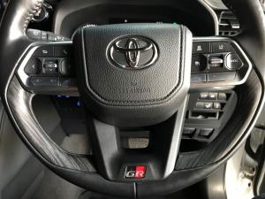 Toyota Land Cruiser 300 3.3D GR-Sport - Image 20