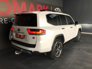 Toyota Land Cruiser 300 3.3D GR-Sport - Image 4
